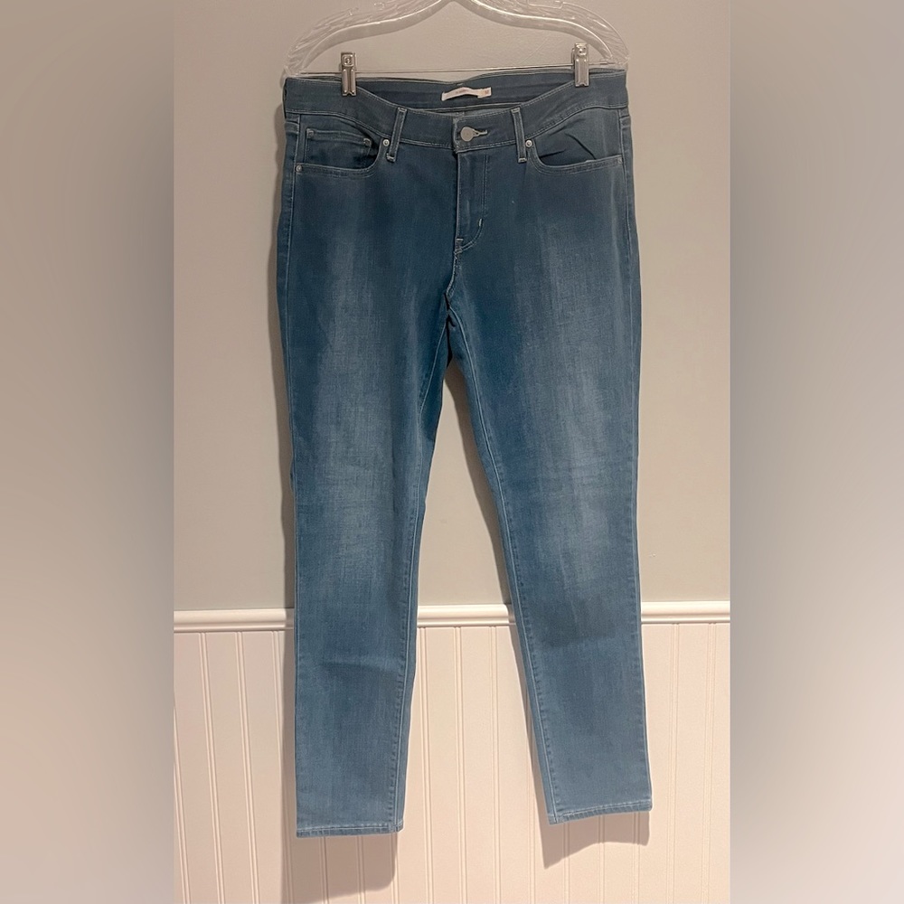Levi’s 711 Skinny Women’s Size 32 Light Wash Jeans 32x29